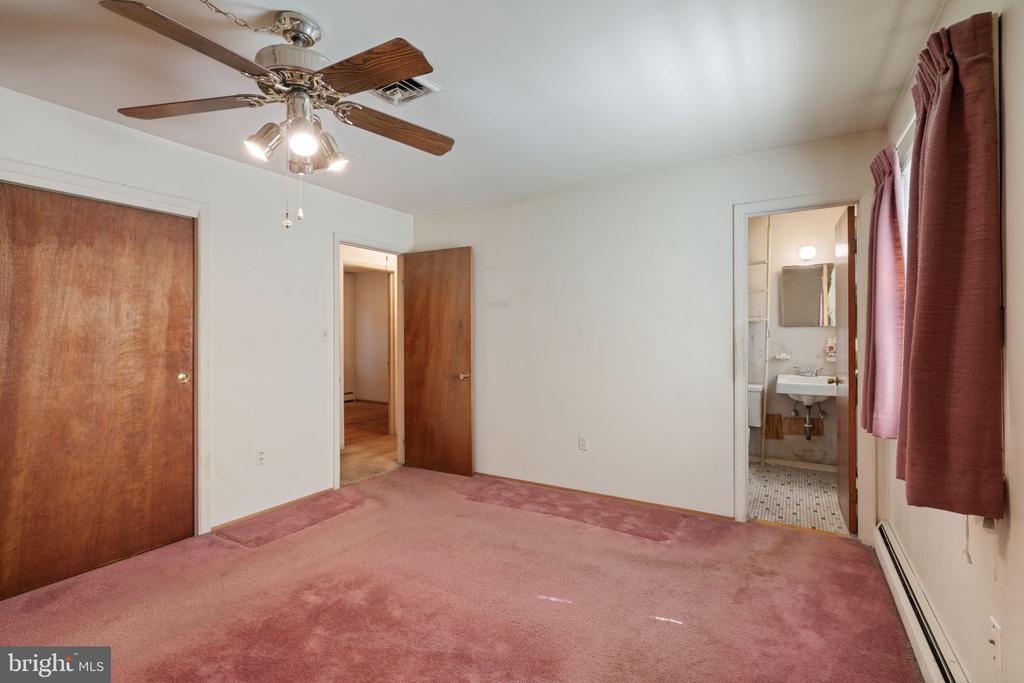 2344 W Longview Dr