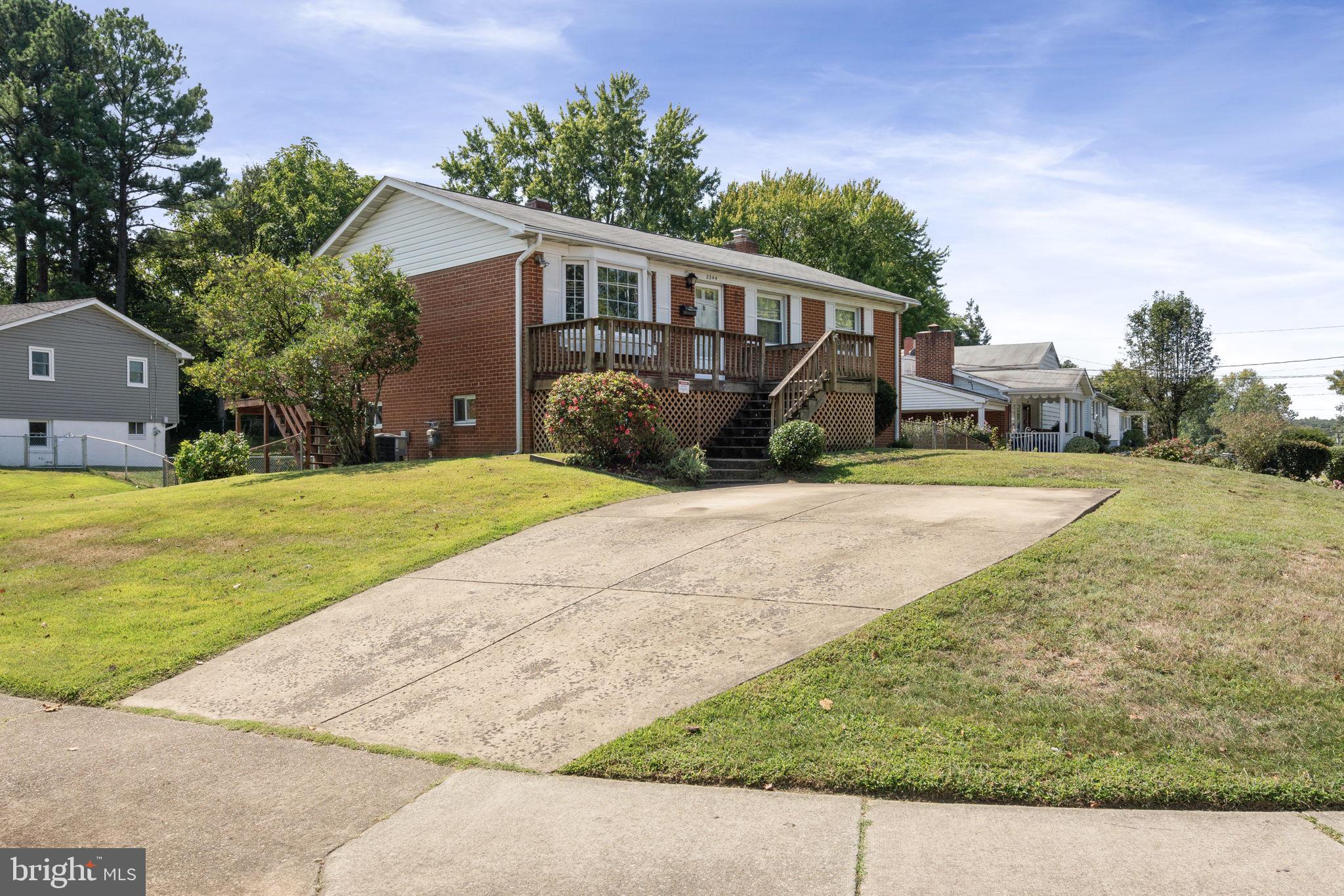 2344 W Longview Dr