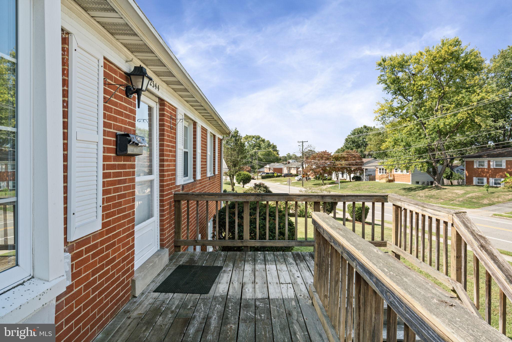 2344 W Longview Dr