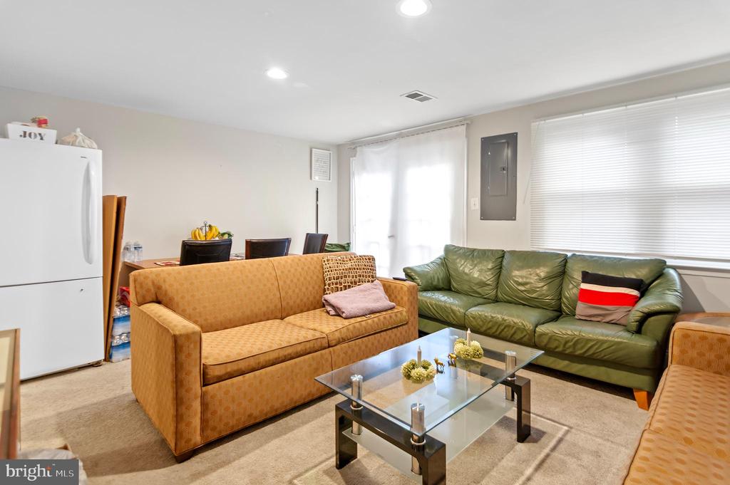 2800 Beechtree Ln