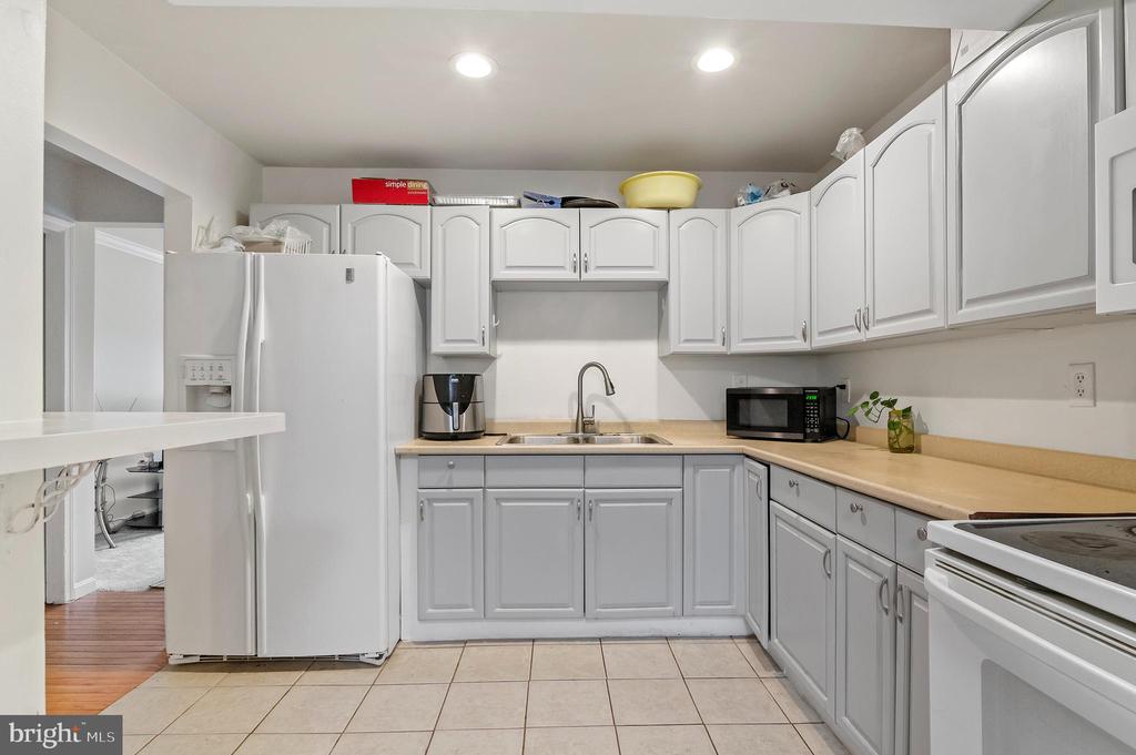 2800 Beechtree Ln