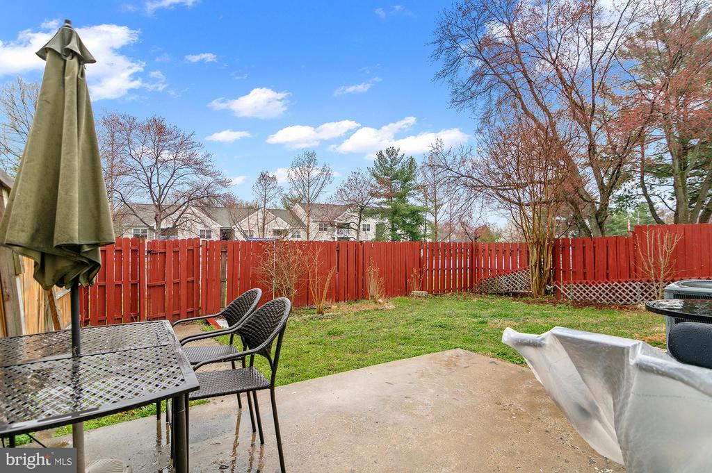 2800 Beechtree Ln