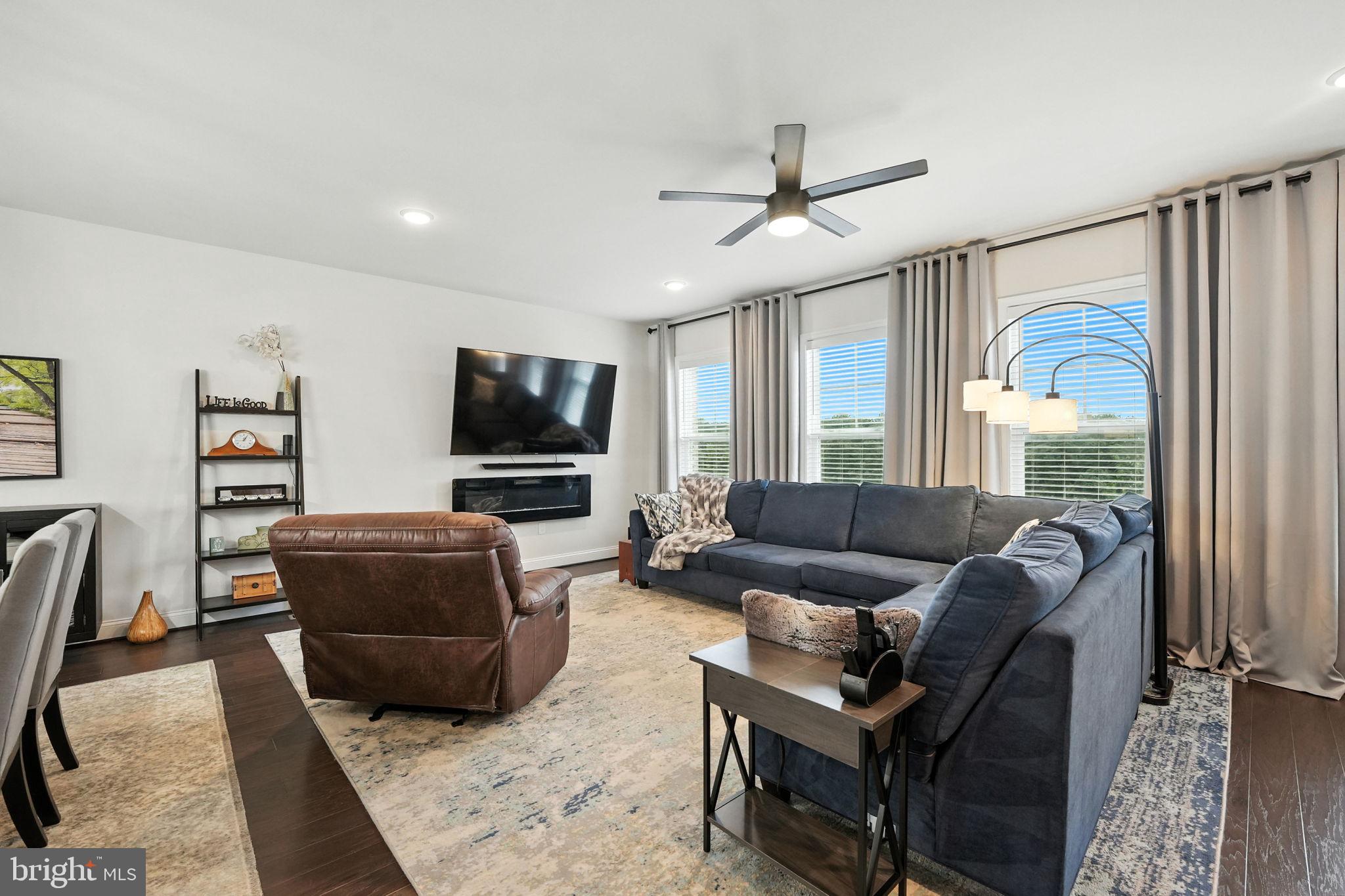 17233 BRANCHED OAK ROAD
