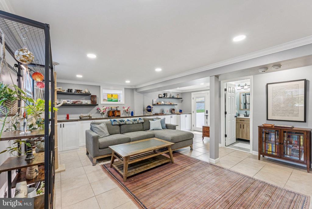 1911 RADFORD DRIVE