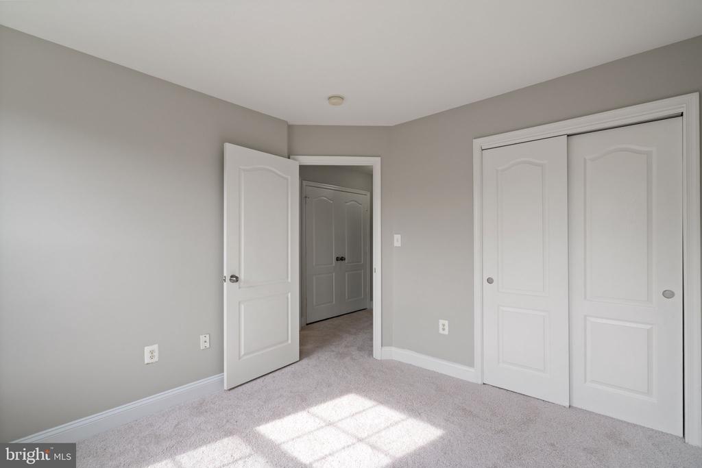 4909 POTOMAC HIGHLANDS CIRCLE