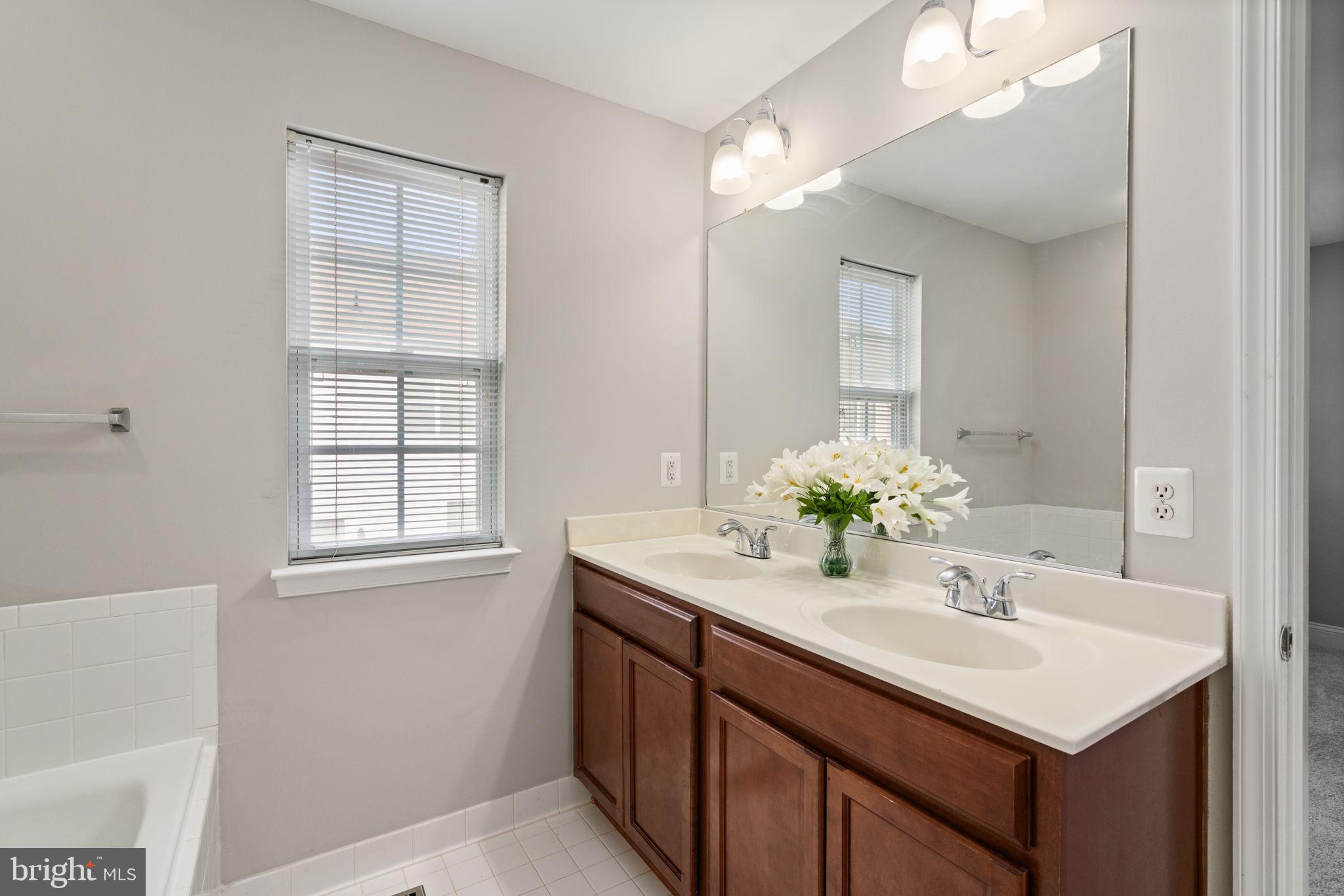 4909 POTOMAC HIGHLANDS CIRCLE