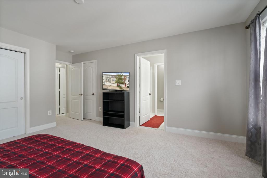 4909 POTOMAC HIGHLANDS CIRCLE