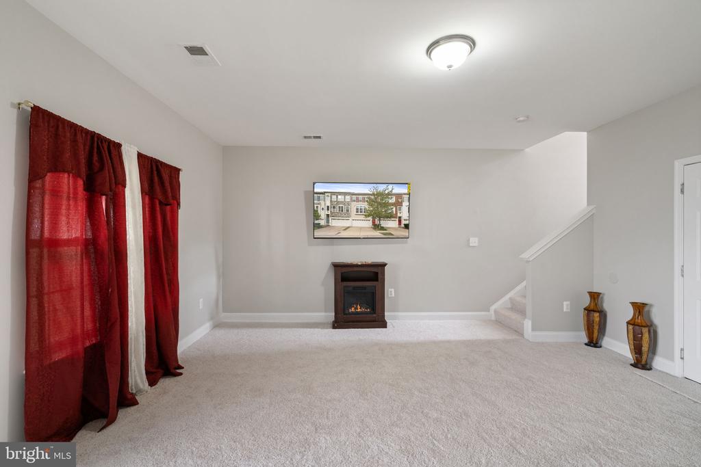 4909 POTOMAC HIGHLANDS CIRCLE