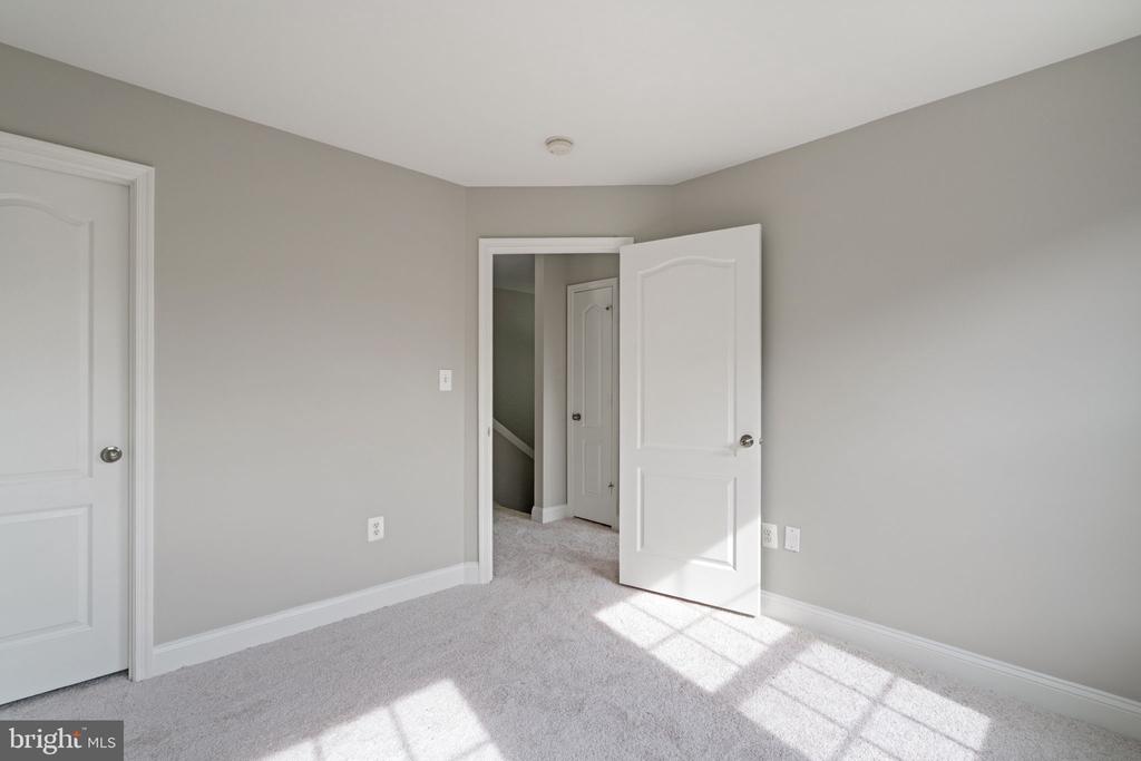 4909 POTOMAC HIGHLANDS CIRCLE