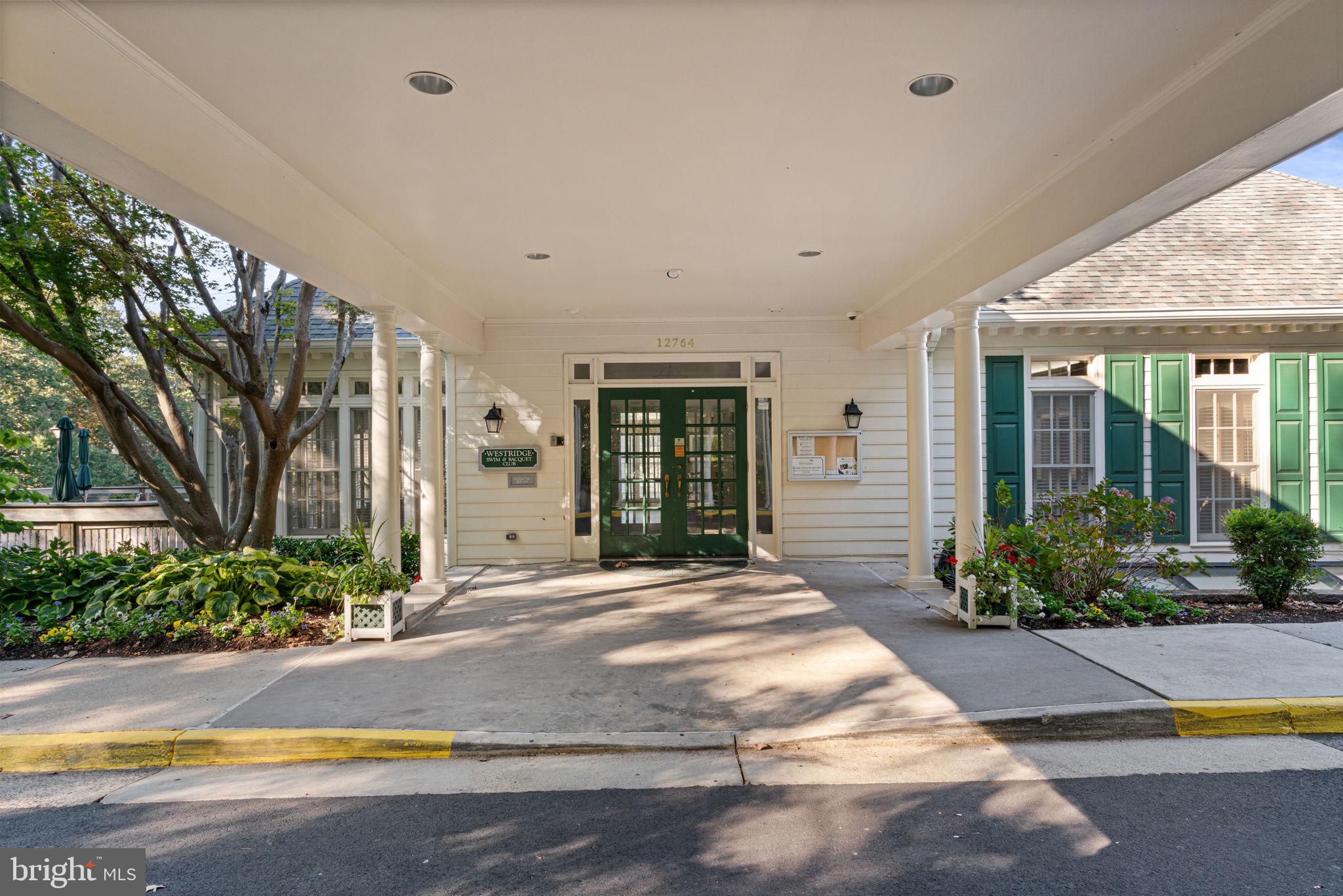 12438 ABBEY KNOLL COURT