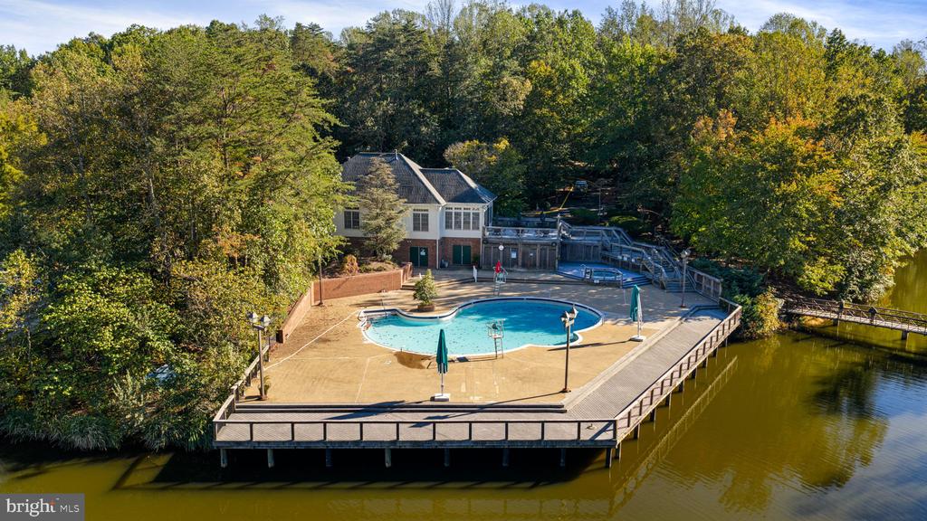 12438 ABBEY KNOLL COURT