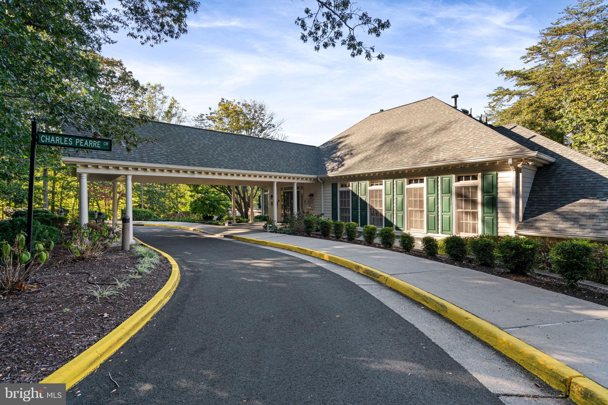 12438 ABBEY KNOLL COURT