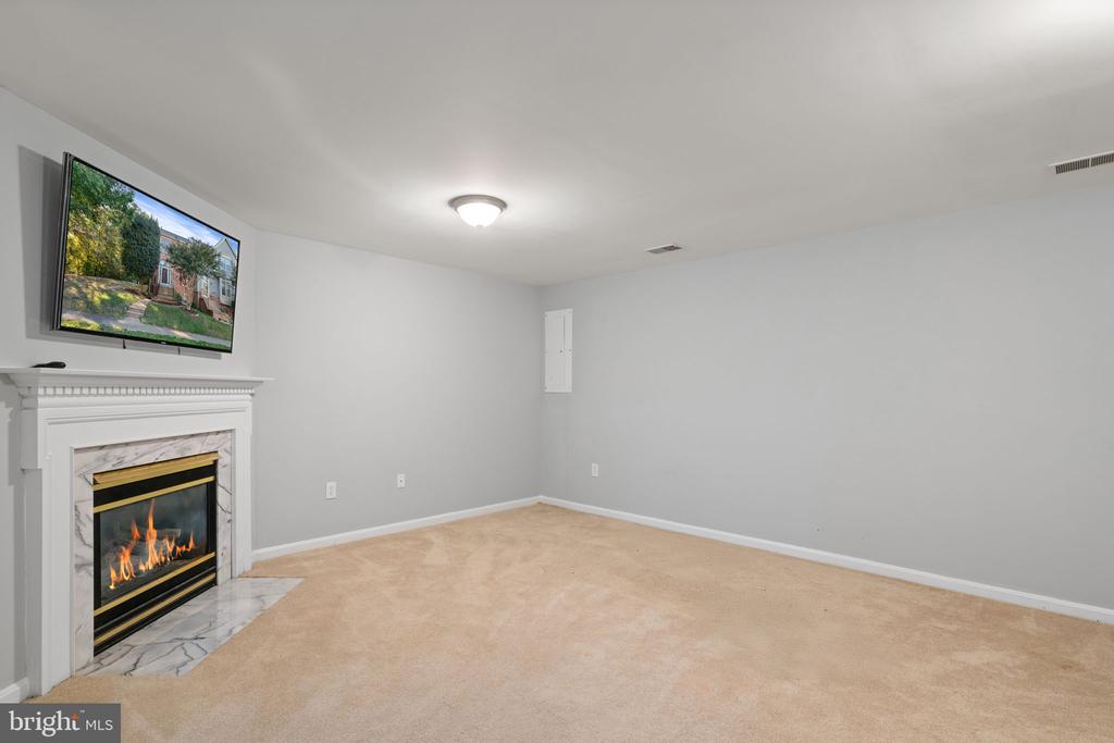 12438 ABBEY KNOLL COURT