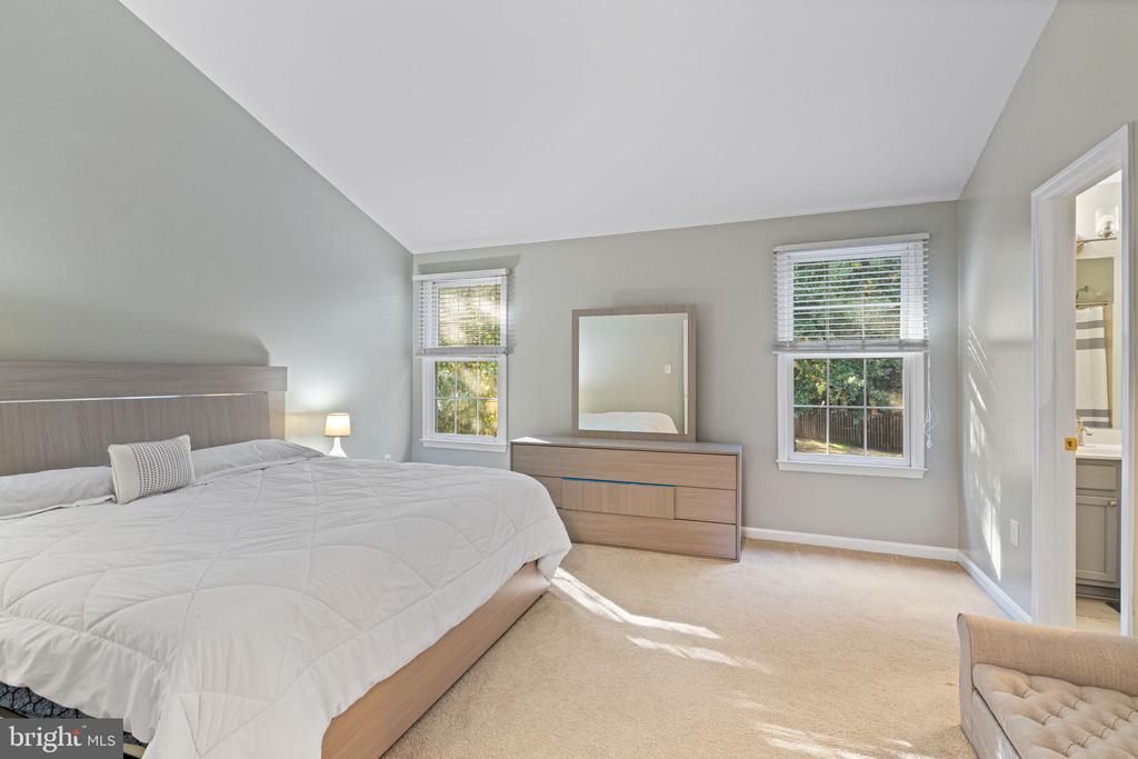 12438 ABBEY KNOLL COURT