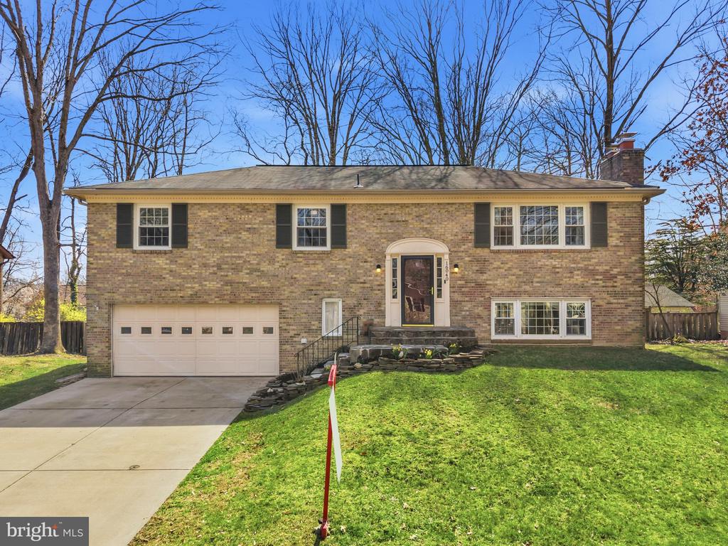 16040 FAIRWAY DRIVE