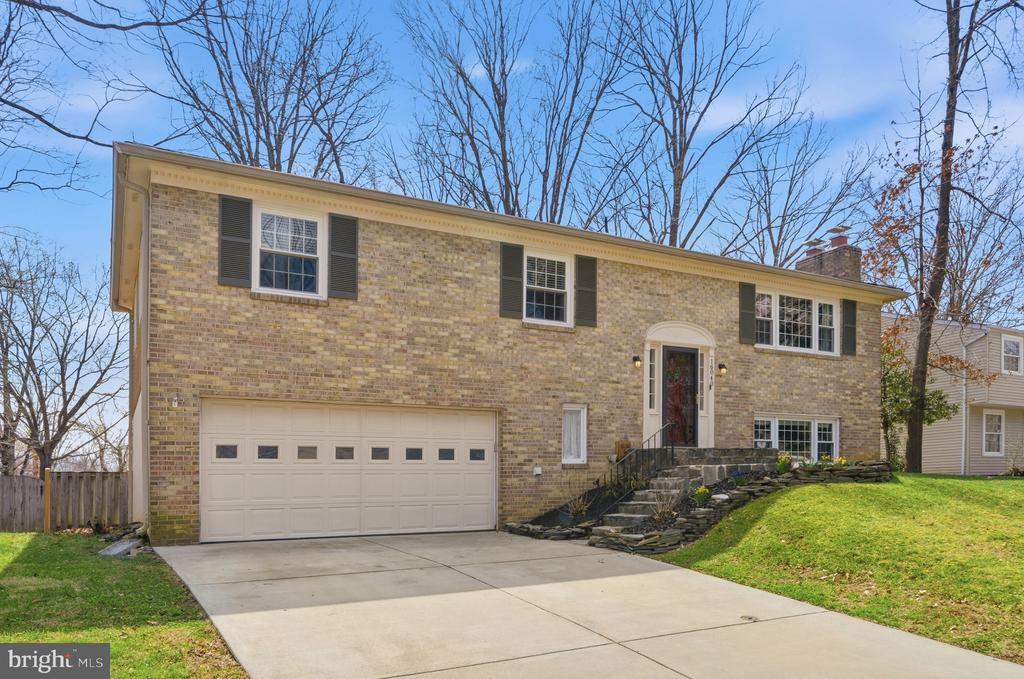 16040 FAIRWAY DRIVE
