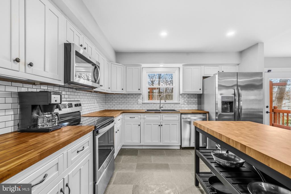 16040 FAIRWAY DRIVE