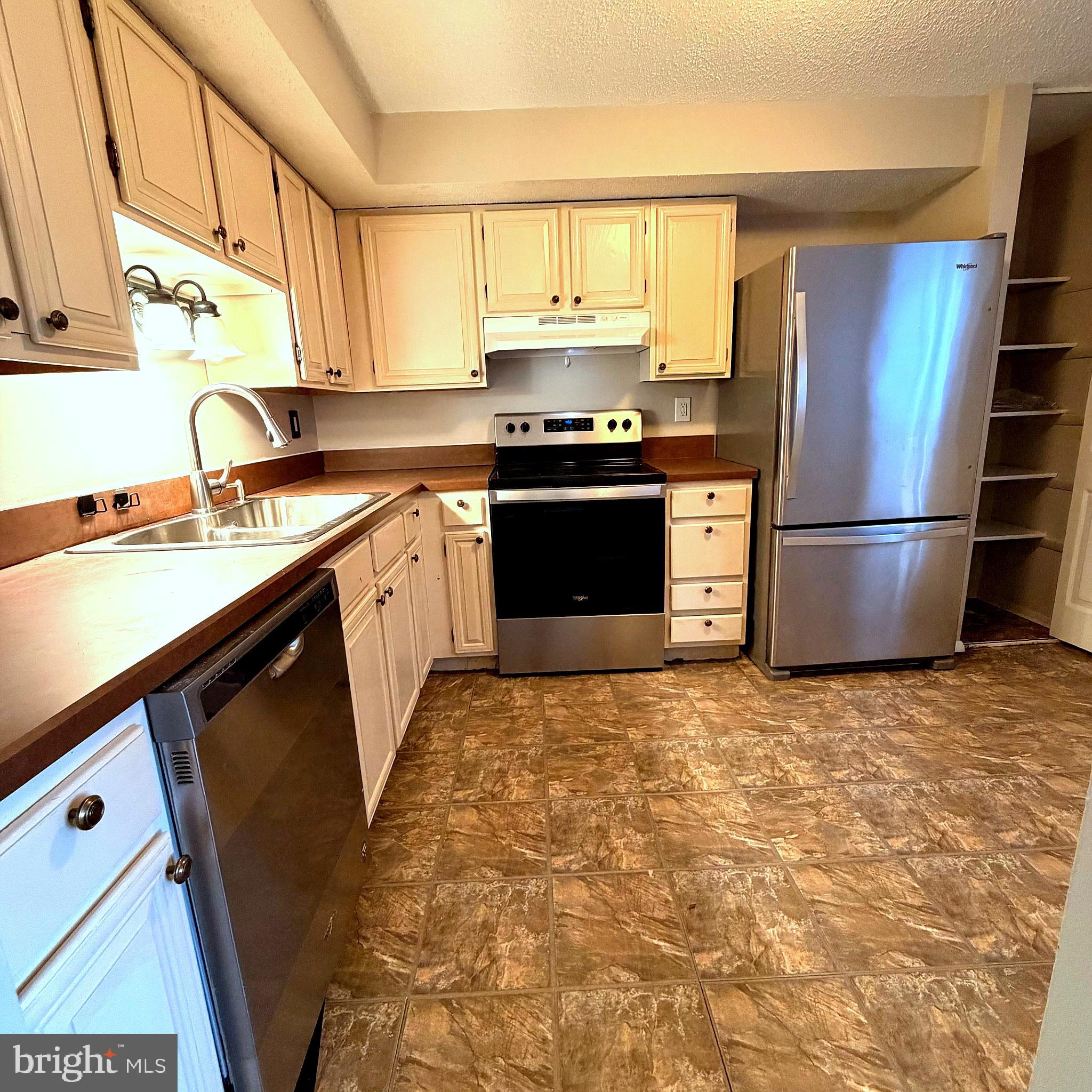 13508 BENTLEY CIRCLE