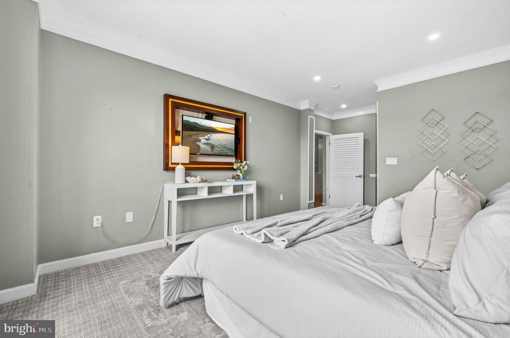 500 BELMONT BAY DRIVE 305
