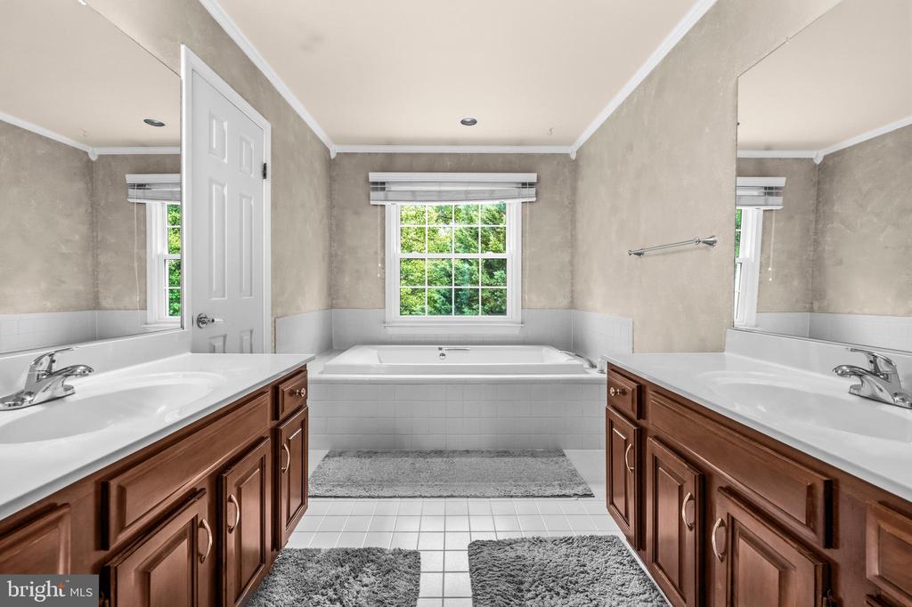 3660 THOMASSON CROSSING DRIVE