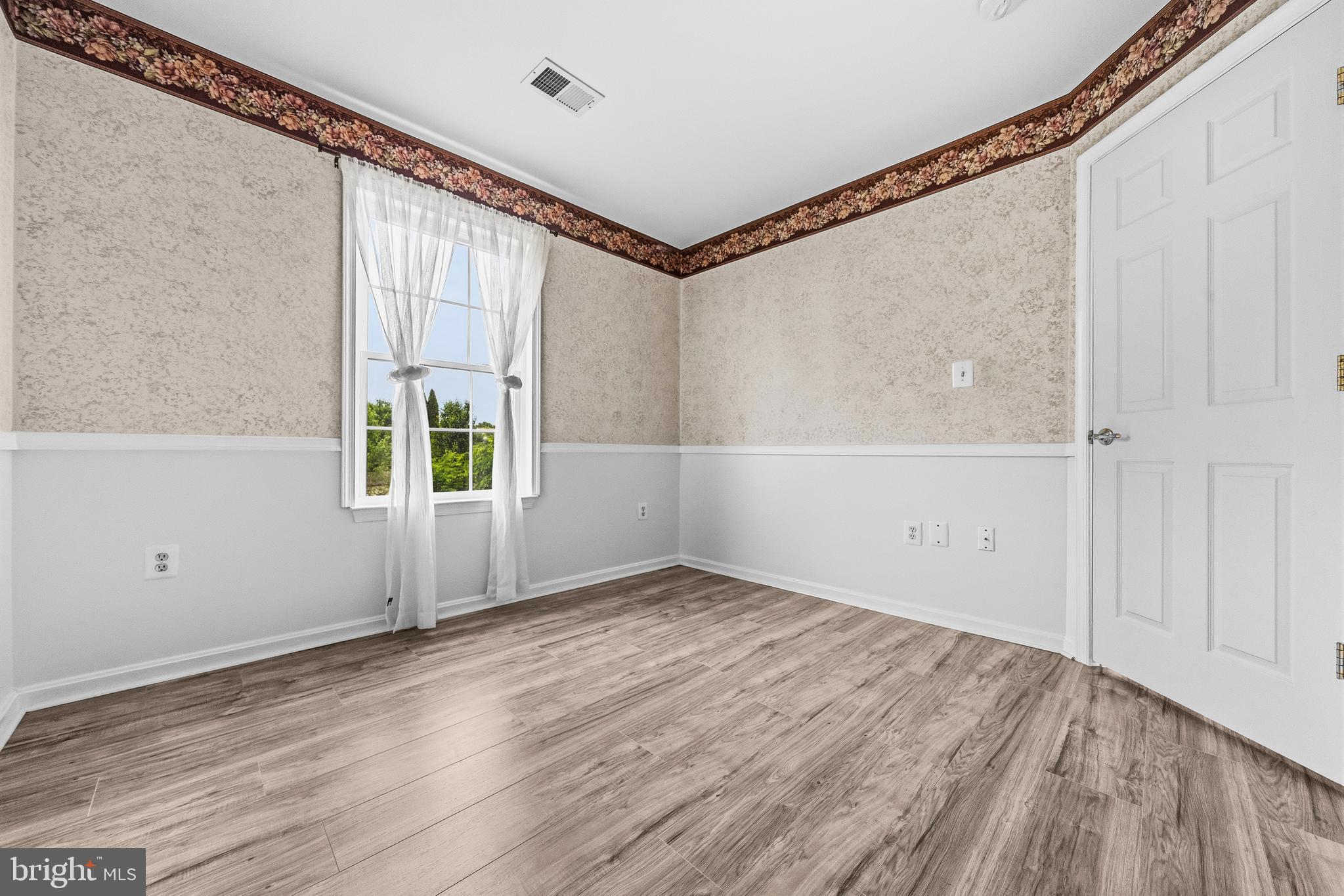 13864 REDFORD LANE