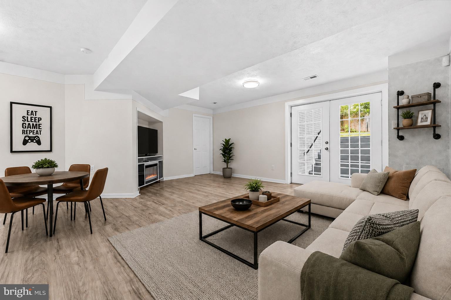 13864 REDFORD LANE