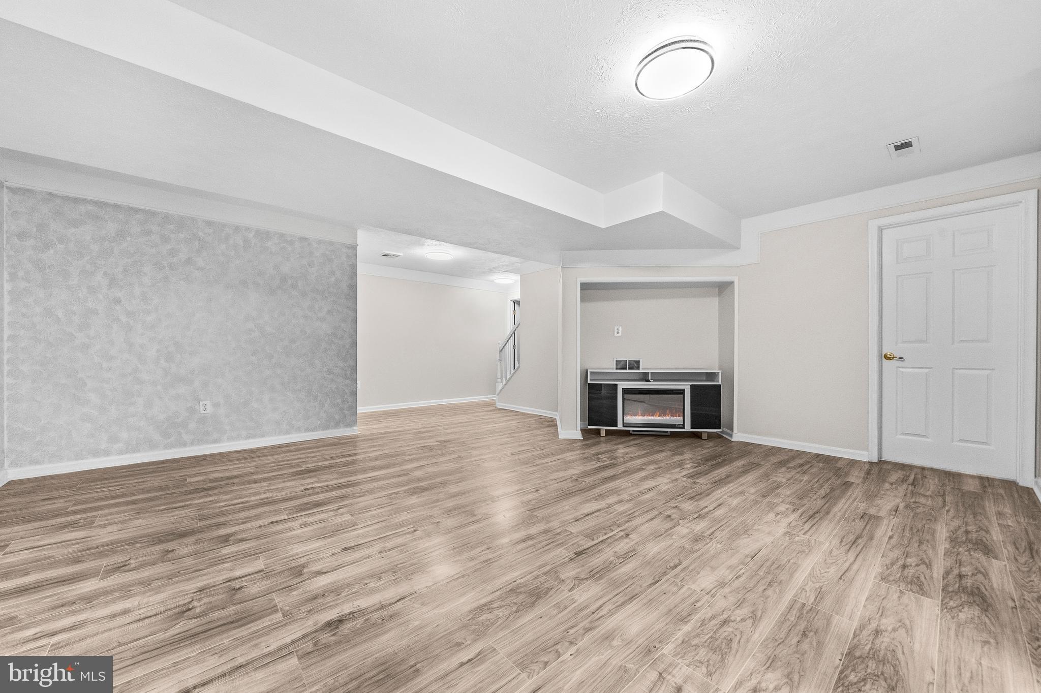 13864 REDFORD LANE