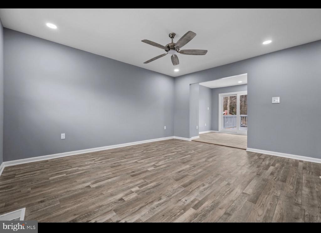 4604 KENTWOOD LANE