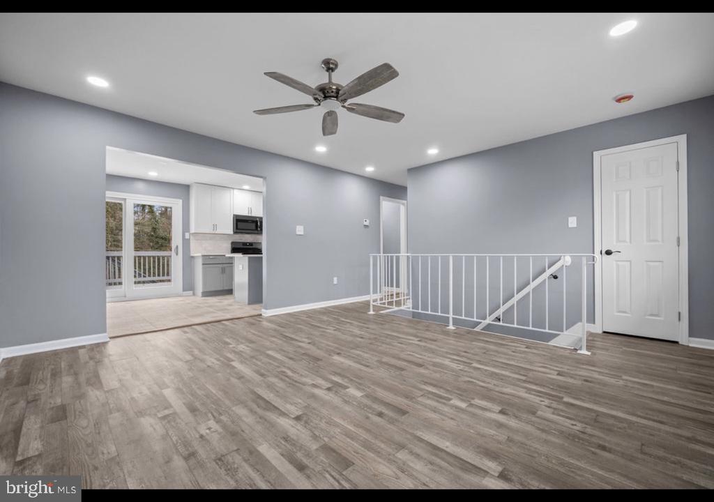 4604 KENTWOOD LANE