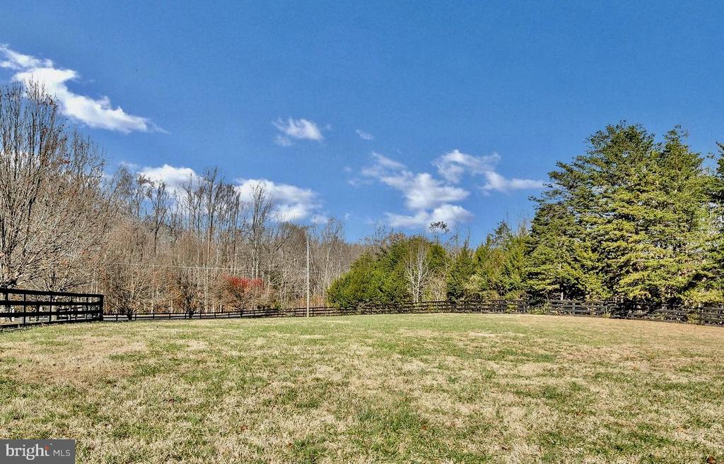 6871 Deer Mountain