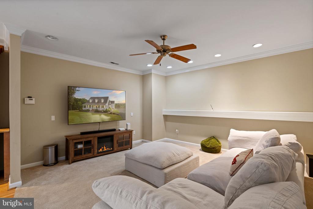 6871 Deer Mountain