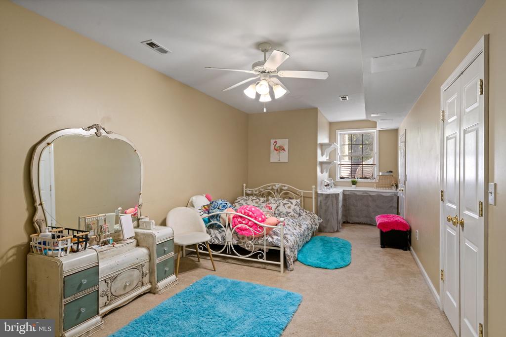 6871 Deer Mountain