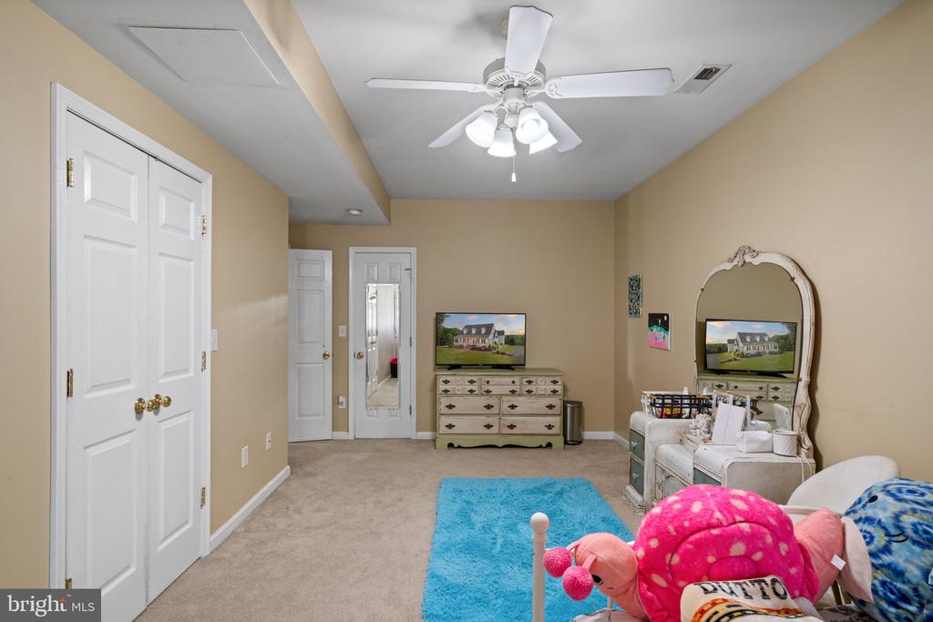 6871 Deer Mountain