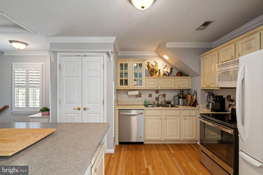 6871 Deer Mountain