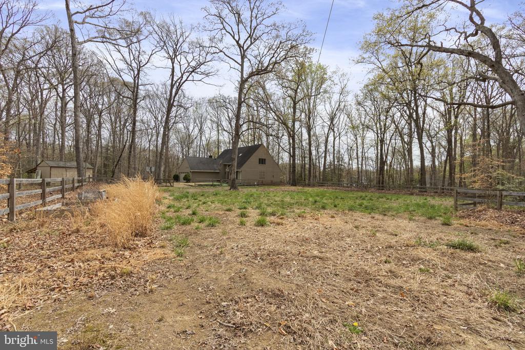 9 Twin Springs Dr
