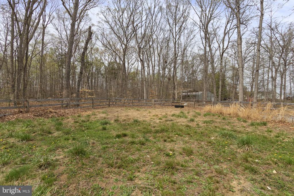 9 Twin Springs Dr
