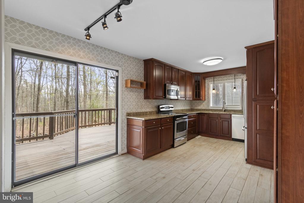 9 Twin Springs Dr