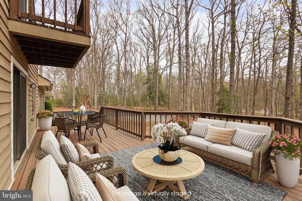9 Twin Springs Dr