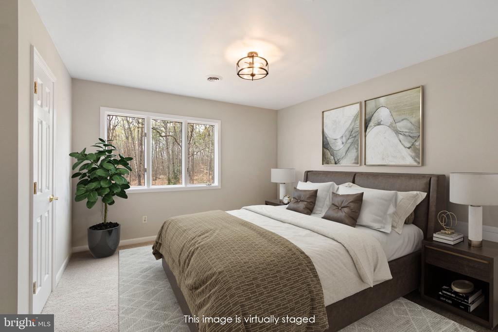 9 Twin Springs Dr