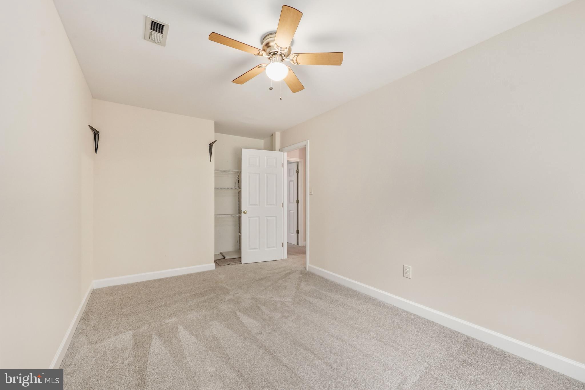 10305 TRACY LANE