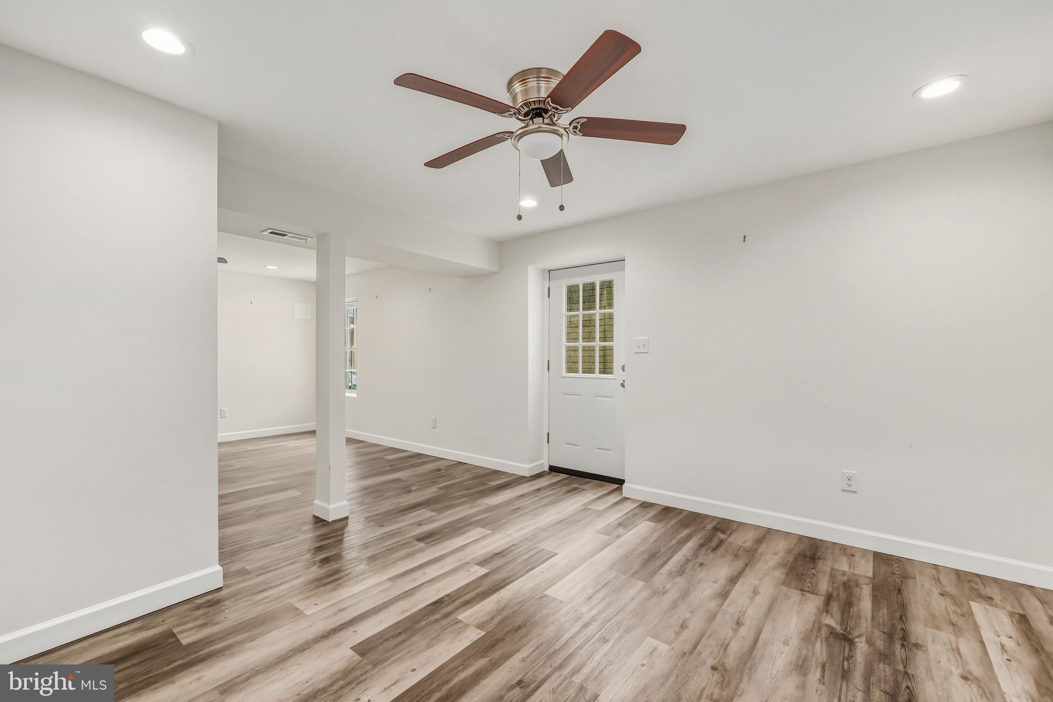 10305 TRACY LANE