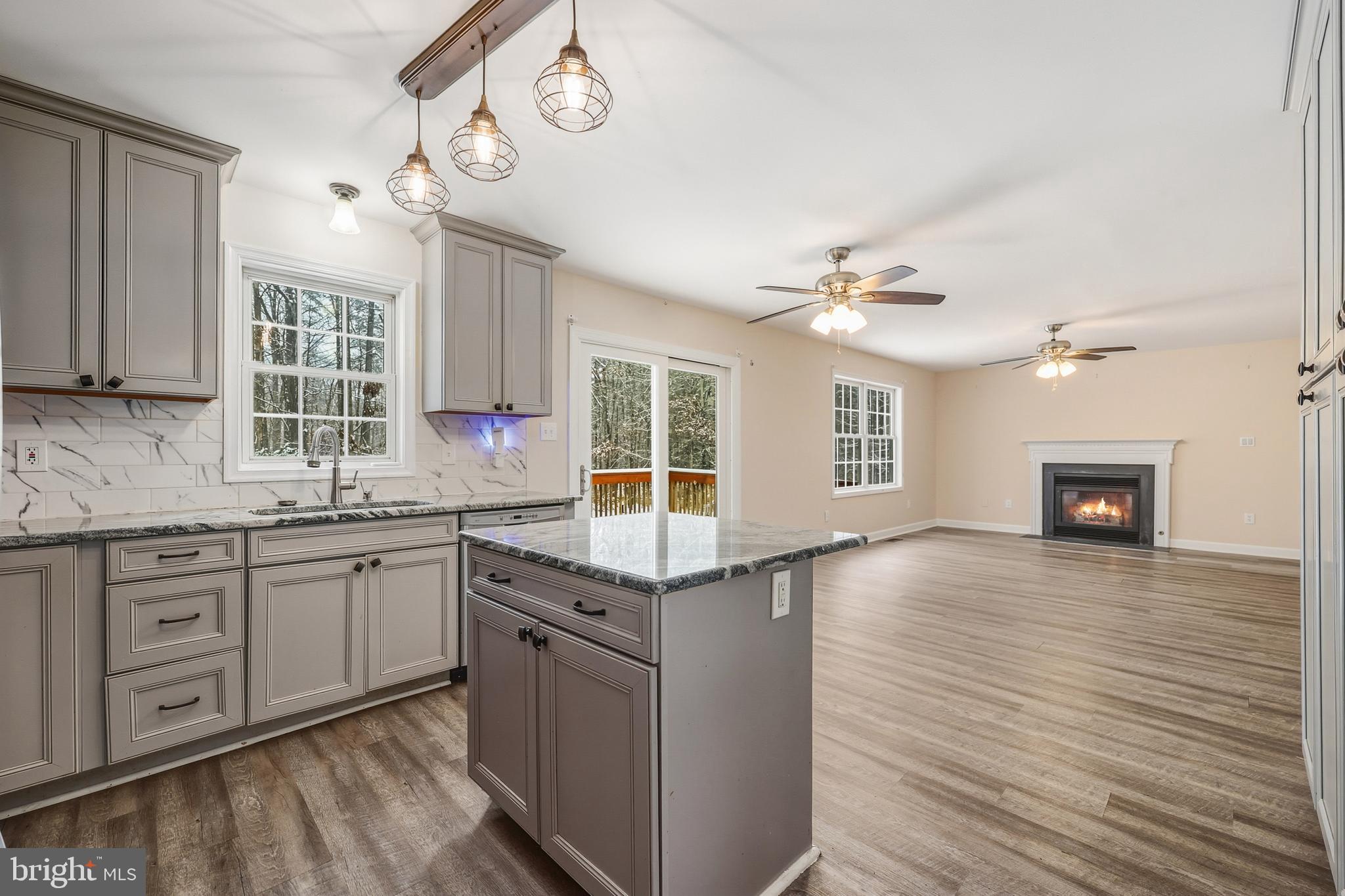 10305 TRACY LANE
