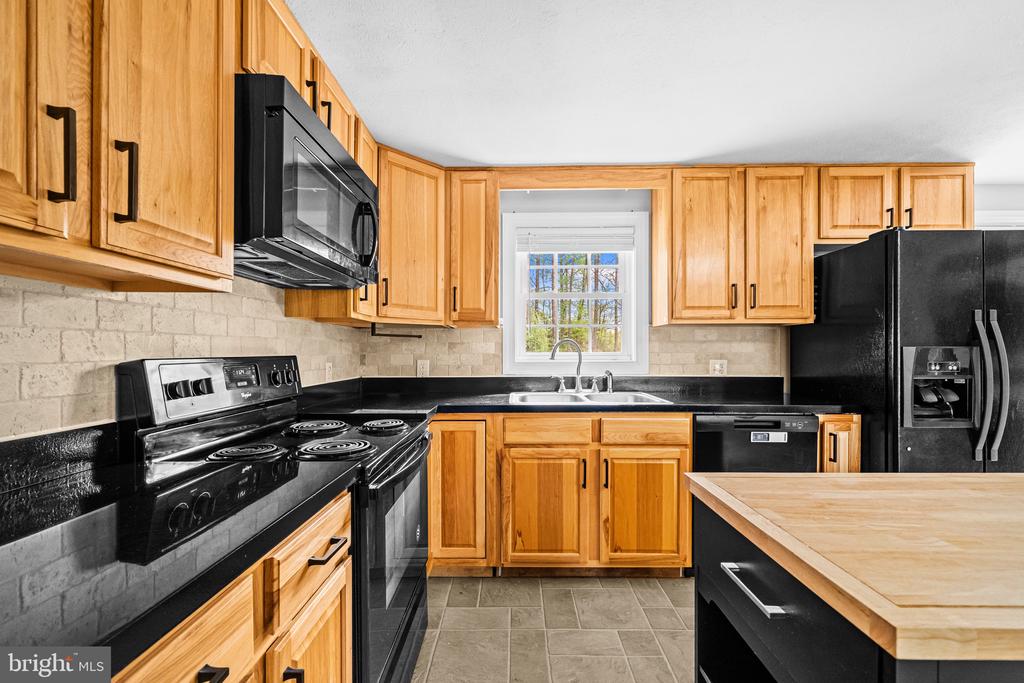 10400 LANDON LANE