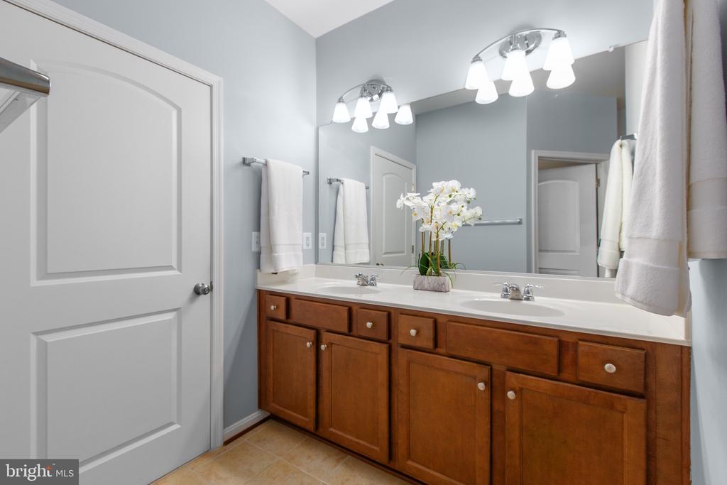 6016 E GREENBRIER RIVER ROAD