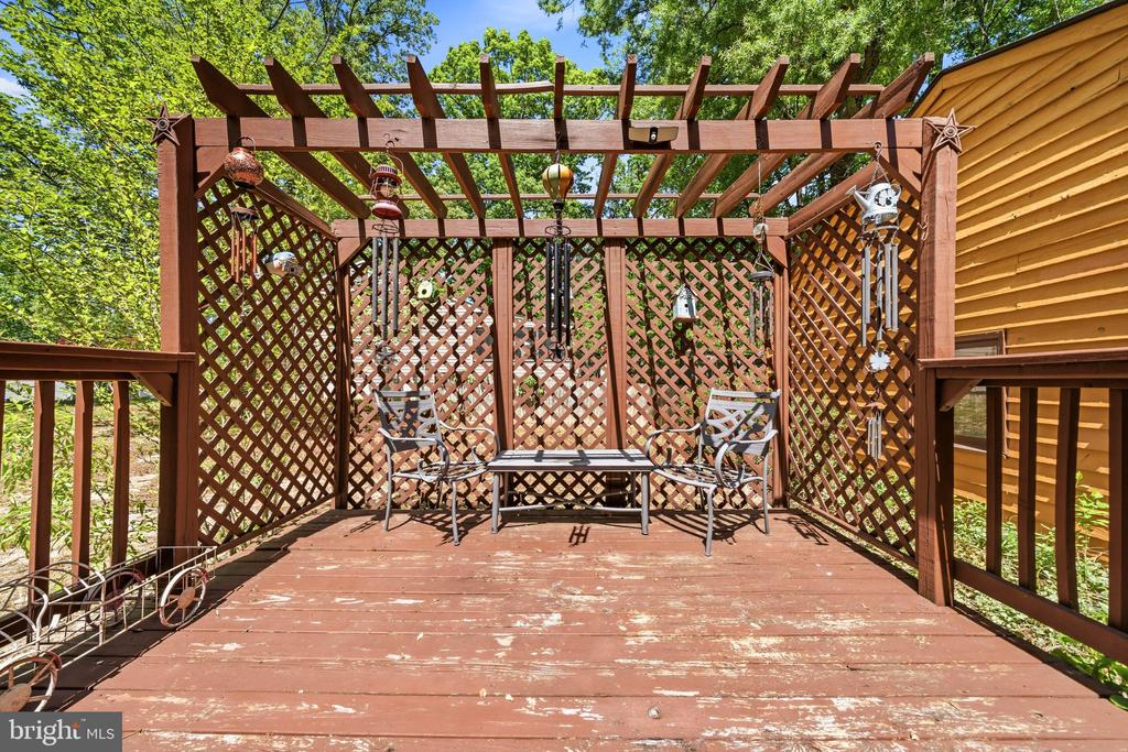 313 GREEN ARBOR DRIVE