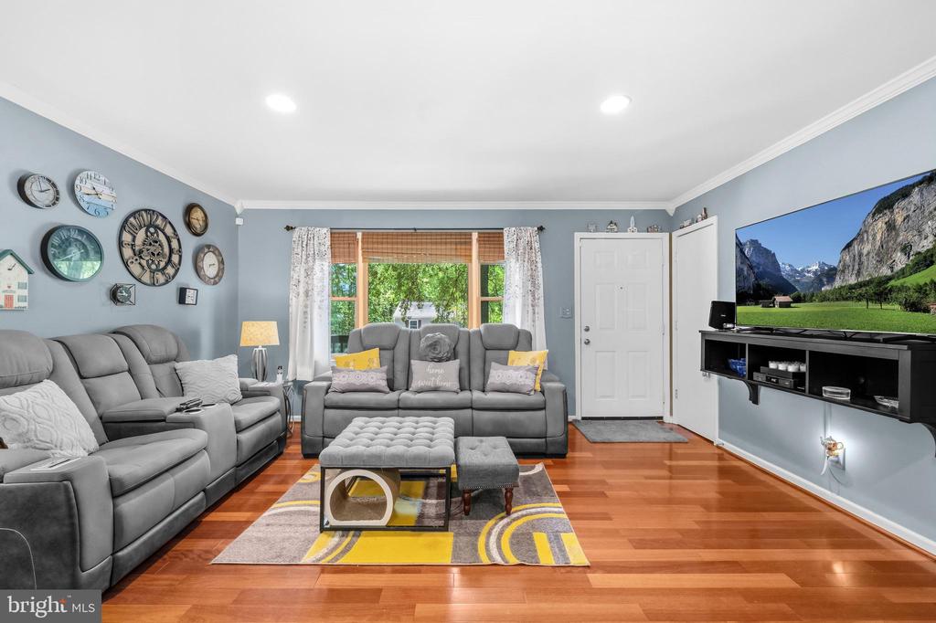 313 GREEN ARBOR DRIVE
