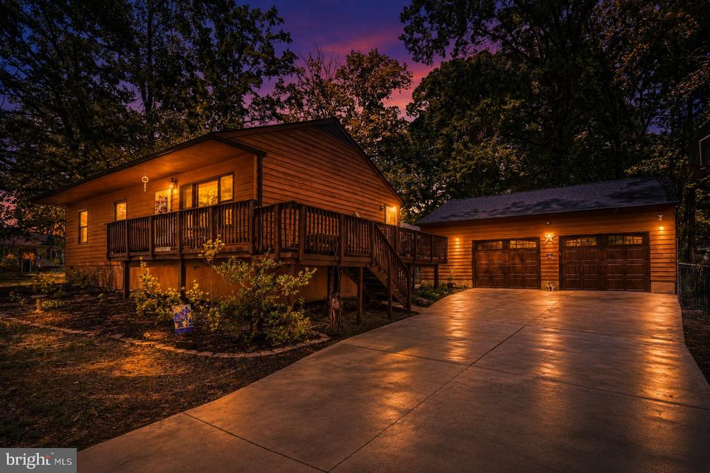 313 GREEN ARBOR DRIVE