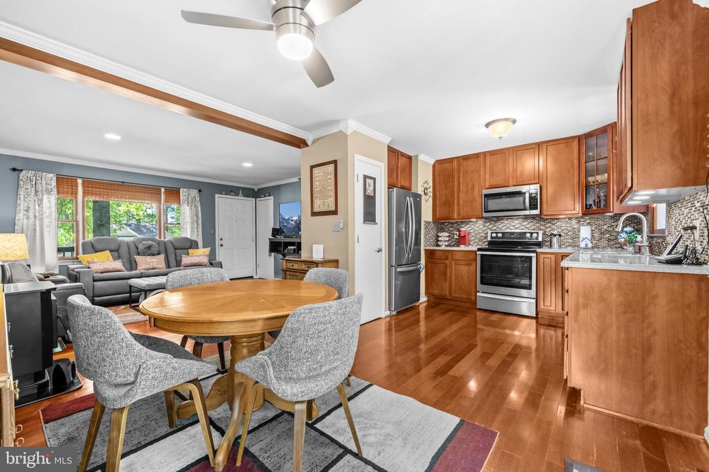 313 GREEN ARBOR DRIVE