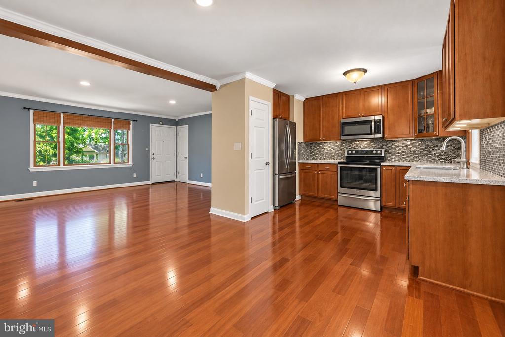 313 GREEN ARBOR DRIVE
