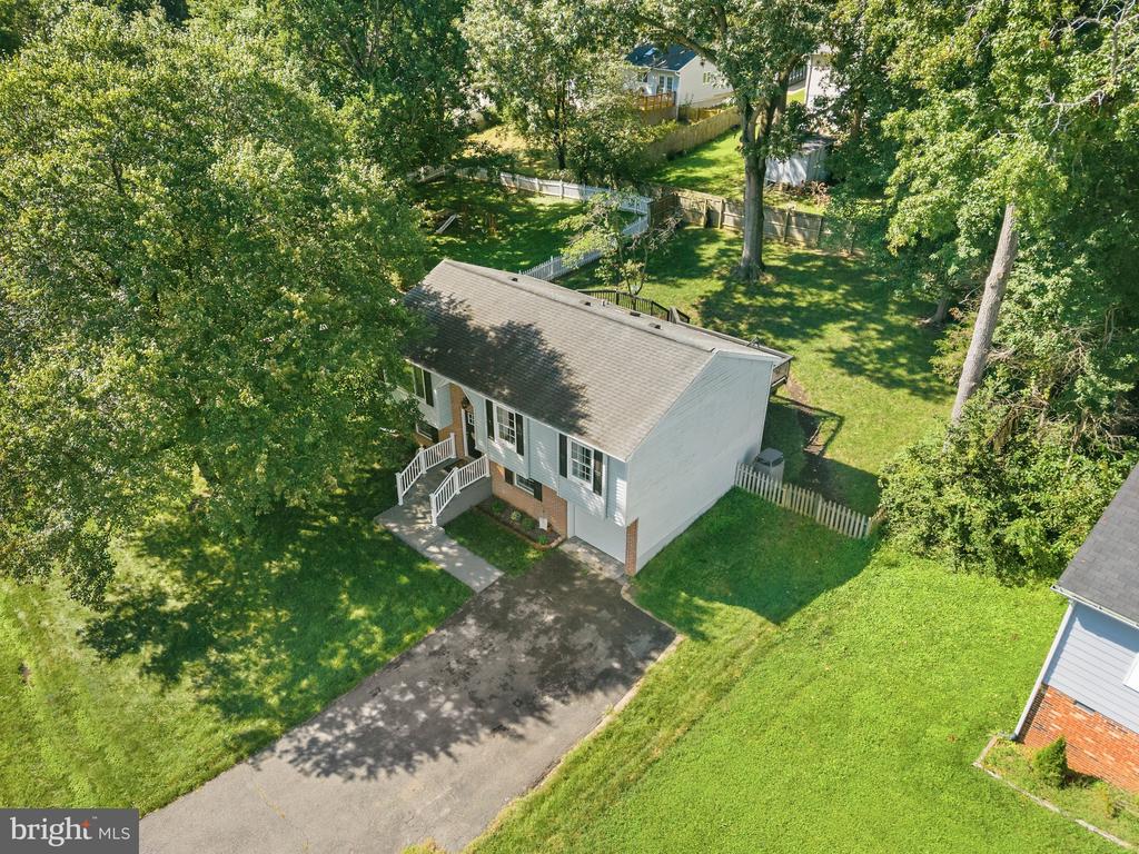6810 ESTATE LANE